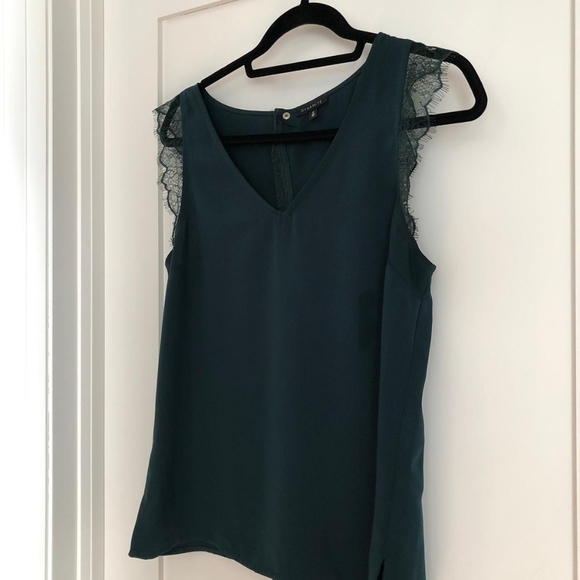 Elegant Camisole with Lace Appliques on Shoulders - Picture 3 of 5